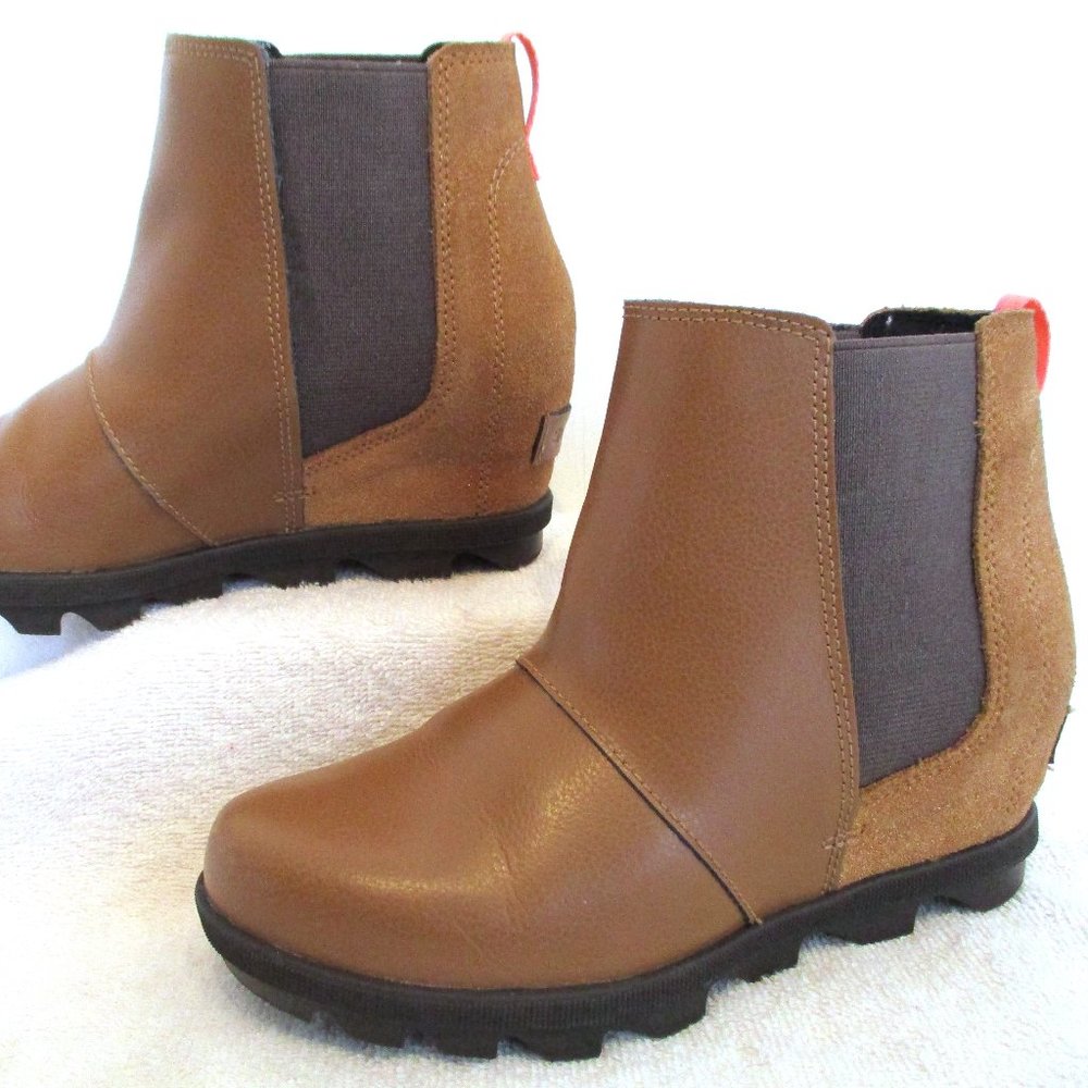 5 Ladies 2 Youth SOREL Tan Leather Wedge Boots